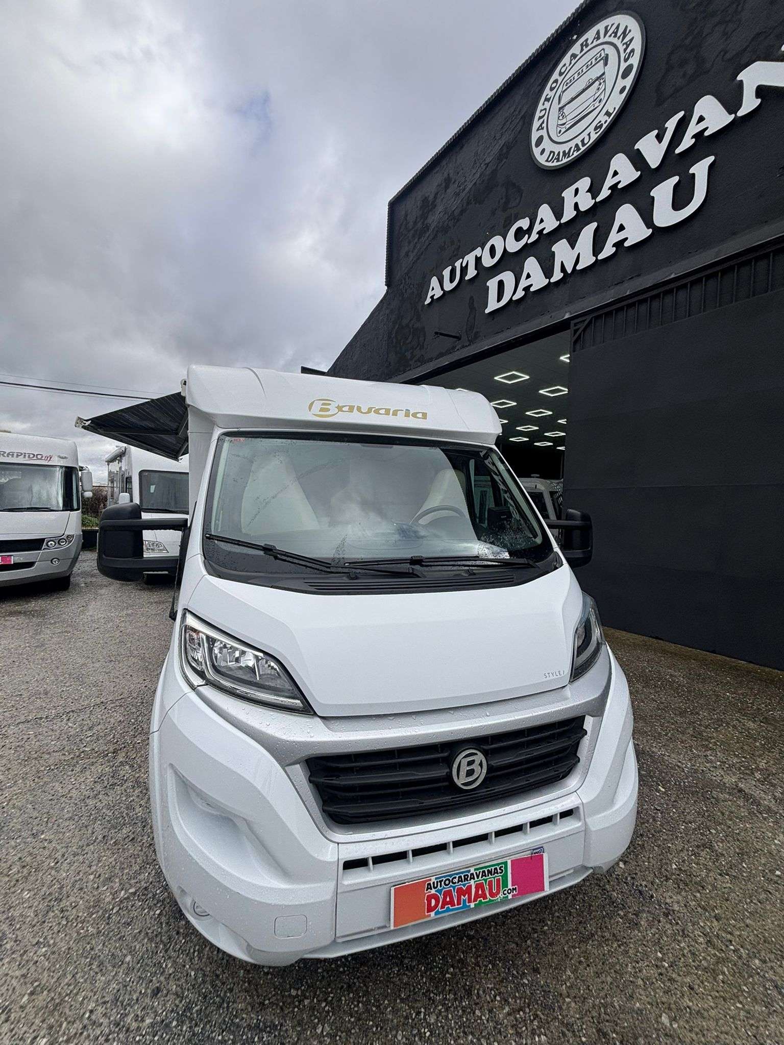 AUTOCARAVANA PERFILADA BAVARIA T650 STYLE/ CAMA ISLA - Imagen 2