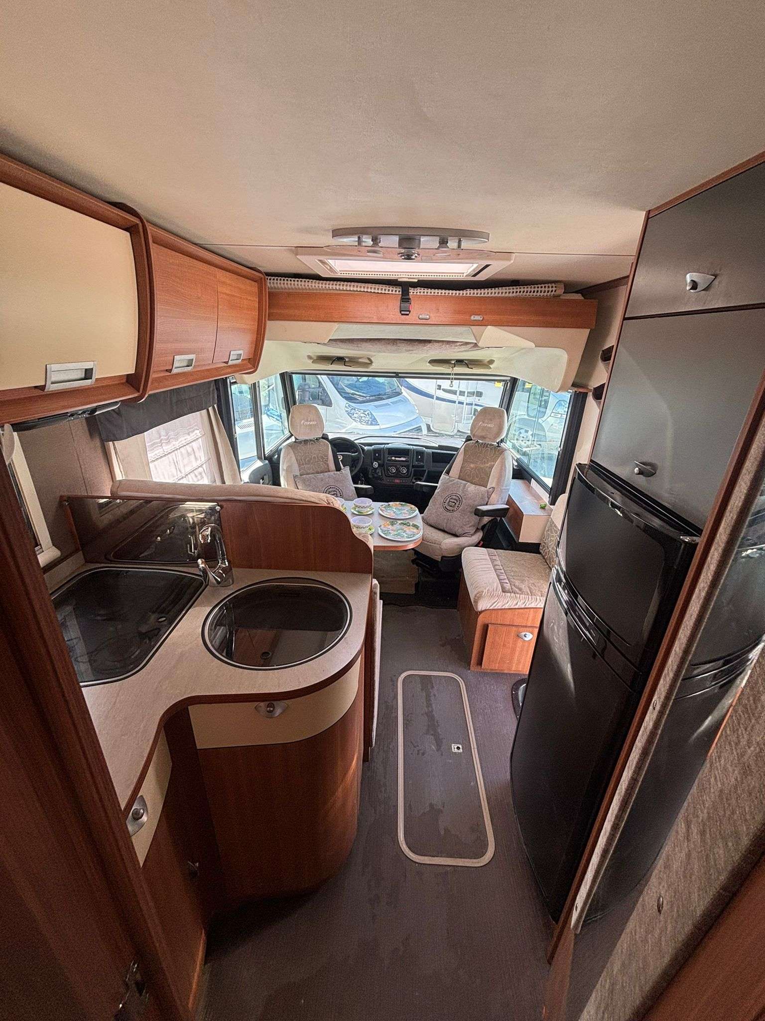 AUTOCARAVANA INTEGRAL ITINEO 740 CAMA ISLA - Imagen 7