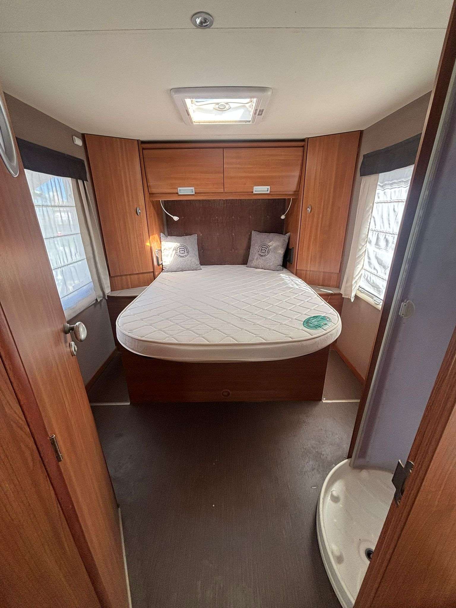 AUTOCARAVANA INTEGRAL ITINEO 740 CAMA ISLA - Imagen 9