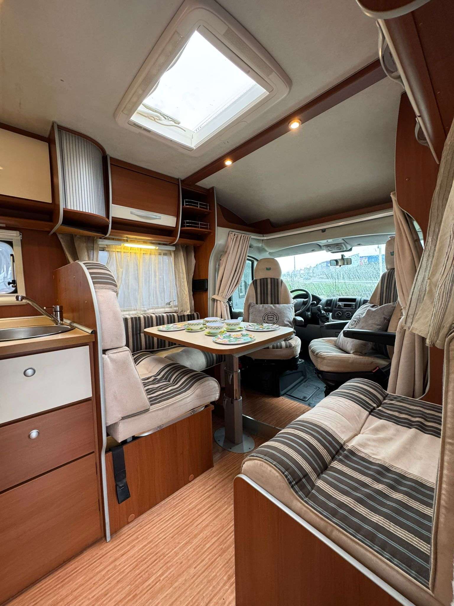 AUTOCARAVANA PERFILADA MC LOUIS P700 - Imagen 6