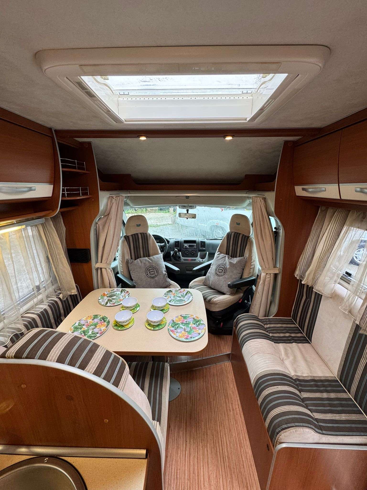 AUTOCARAVANA PERFILADA MC LOUIS P700 - Imagen 7