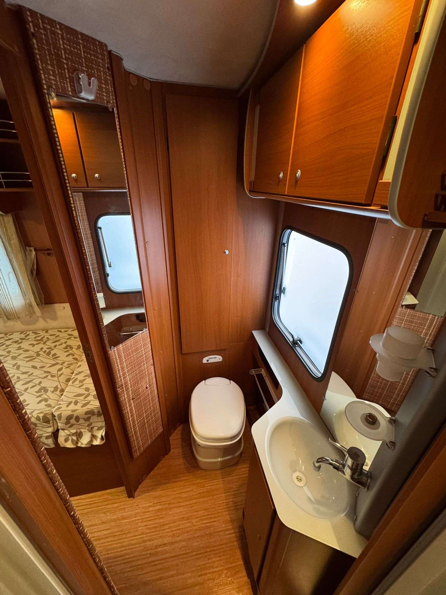 AUTOCARAVANA PERFILADA MC LOUIS P700 - Imagen 11