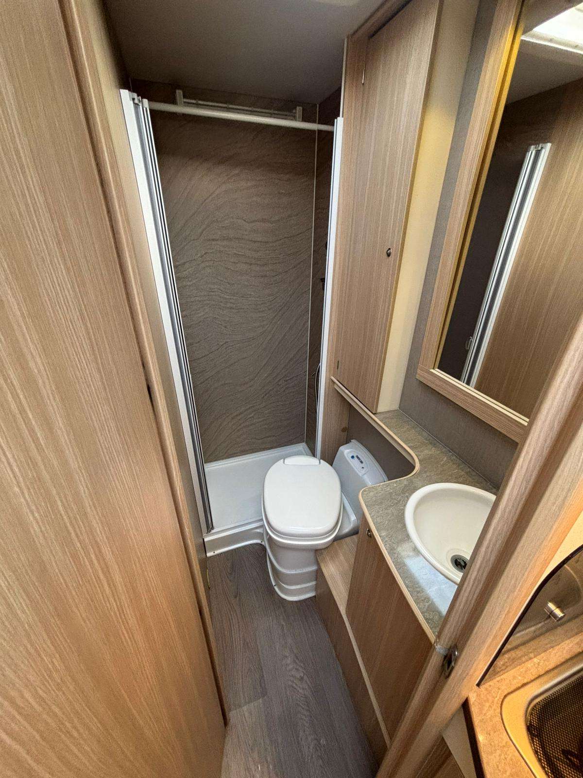 AUTOCARAVANA PERFILADA FLORIUM CAMA FRANCESA - Imagen 7