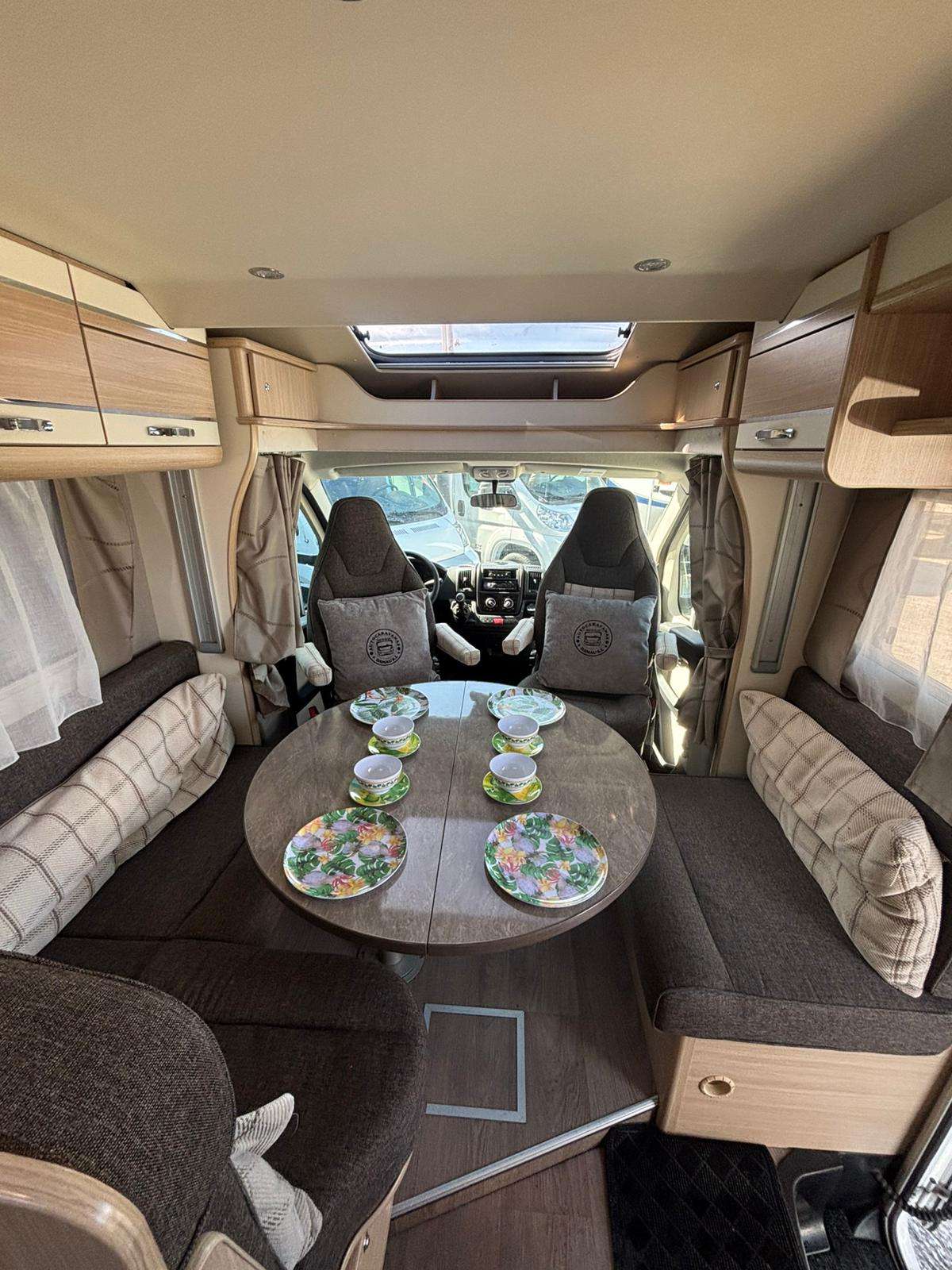 AUTOCARAVANA PERFILADA FLORIUM CAMA FRANCESA - Imagen 9