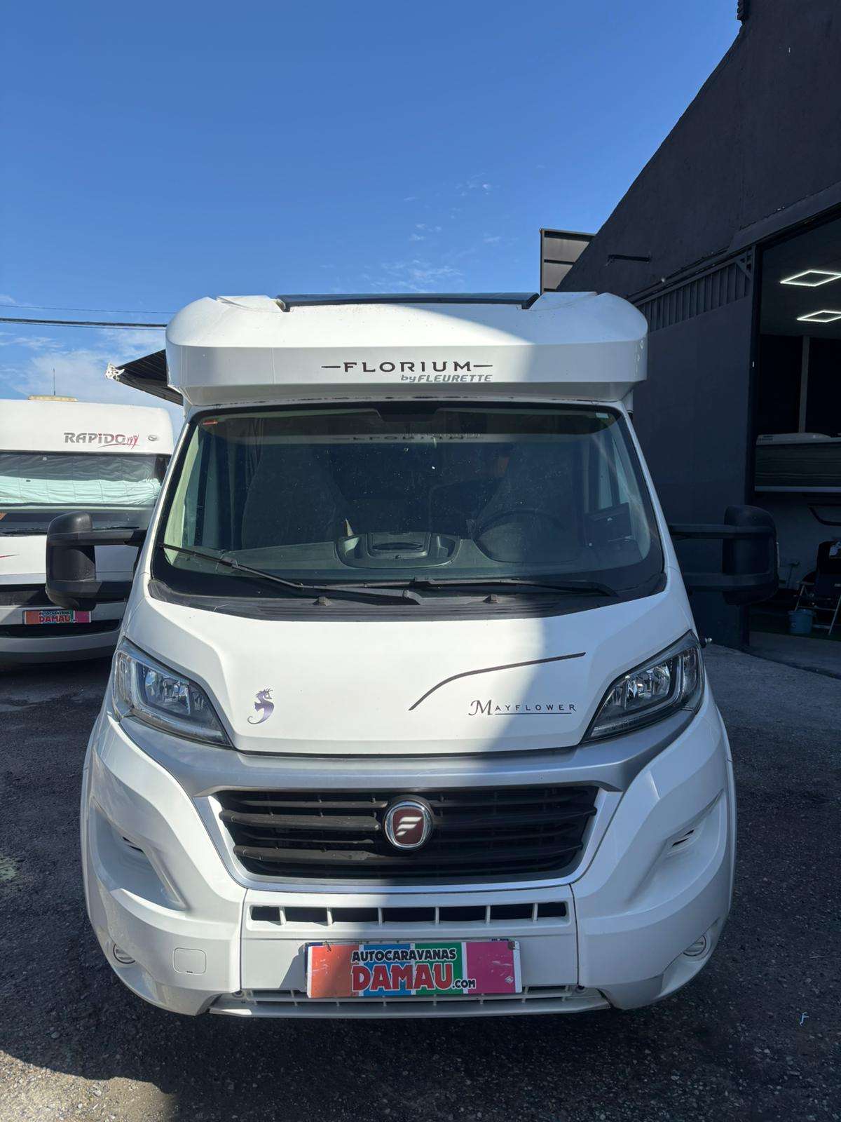 AUTOCARAVANA PERFILADA FLORIUM CAMA FRANCESA - Imagen 2