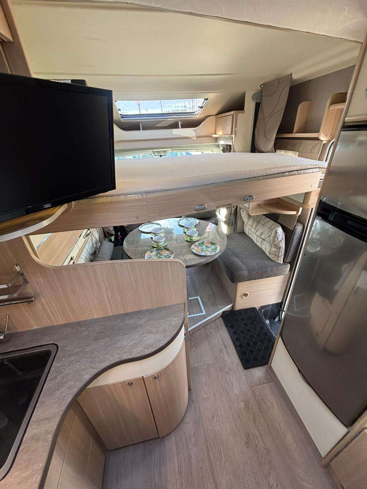 AUTOCARAVANA PERFILADA FLORIUM CAMA FRANCESA - Imagen 12