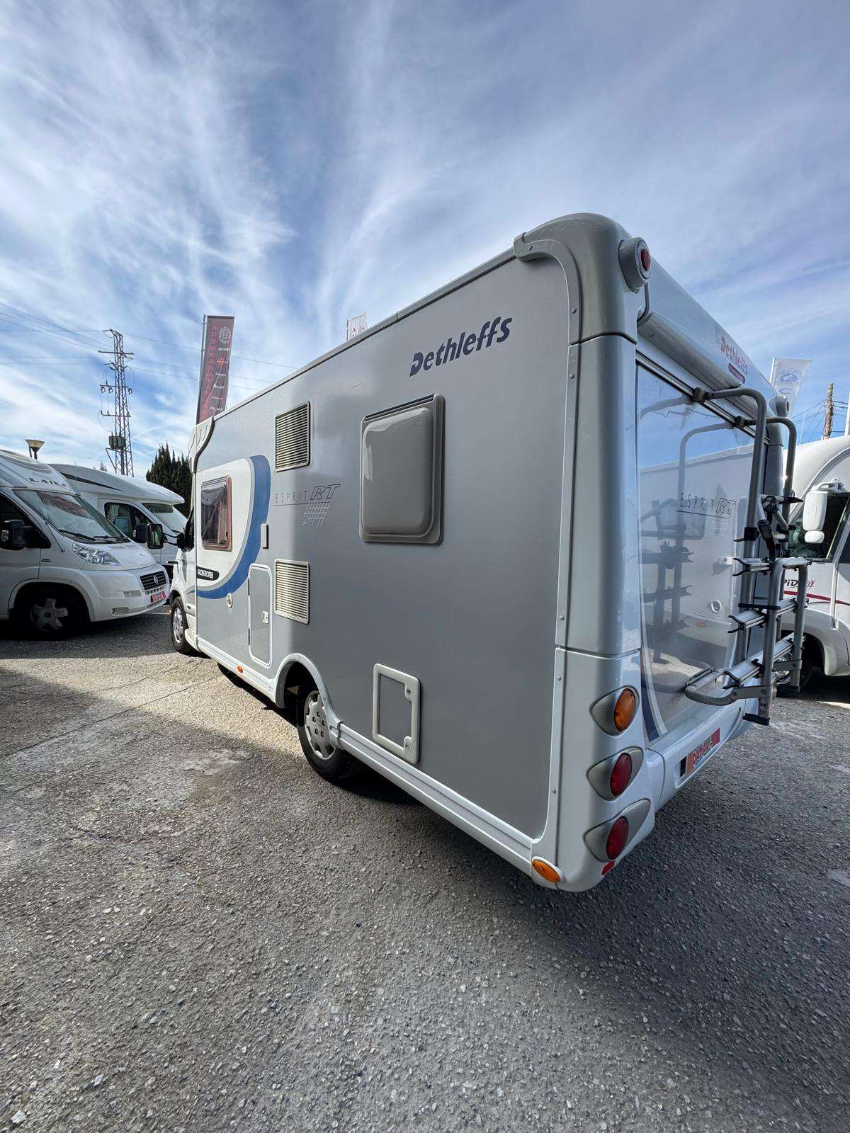 AUTOCARAVANA PERFILADA DETHLEFFS CAMA FRANCESA - Imagen 3