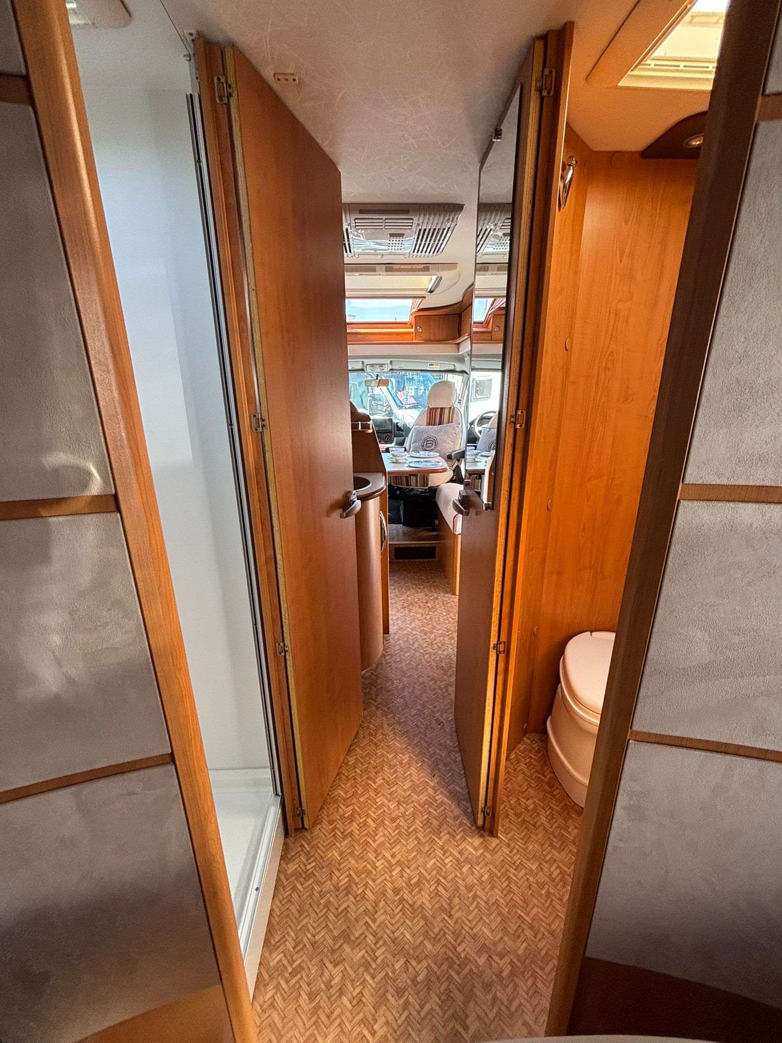 RESERVADA!!!AUTOCARAVANA PERFILADA FLEURETTE MAGISTER 73LMS CAMA ISLA - Imagen 11