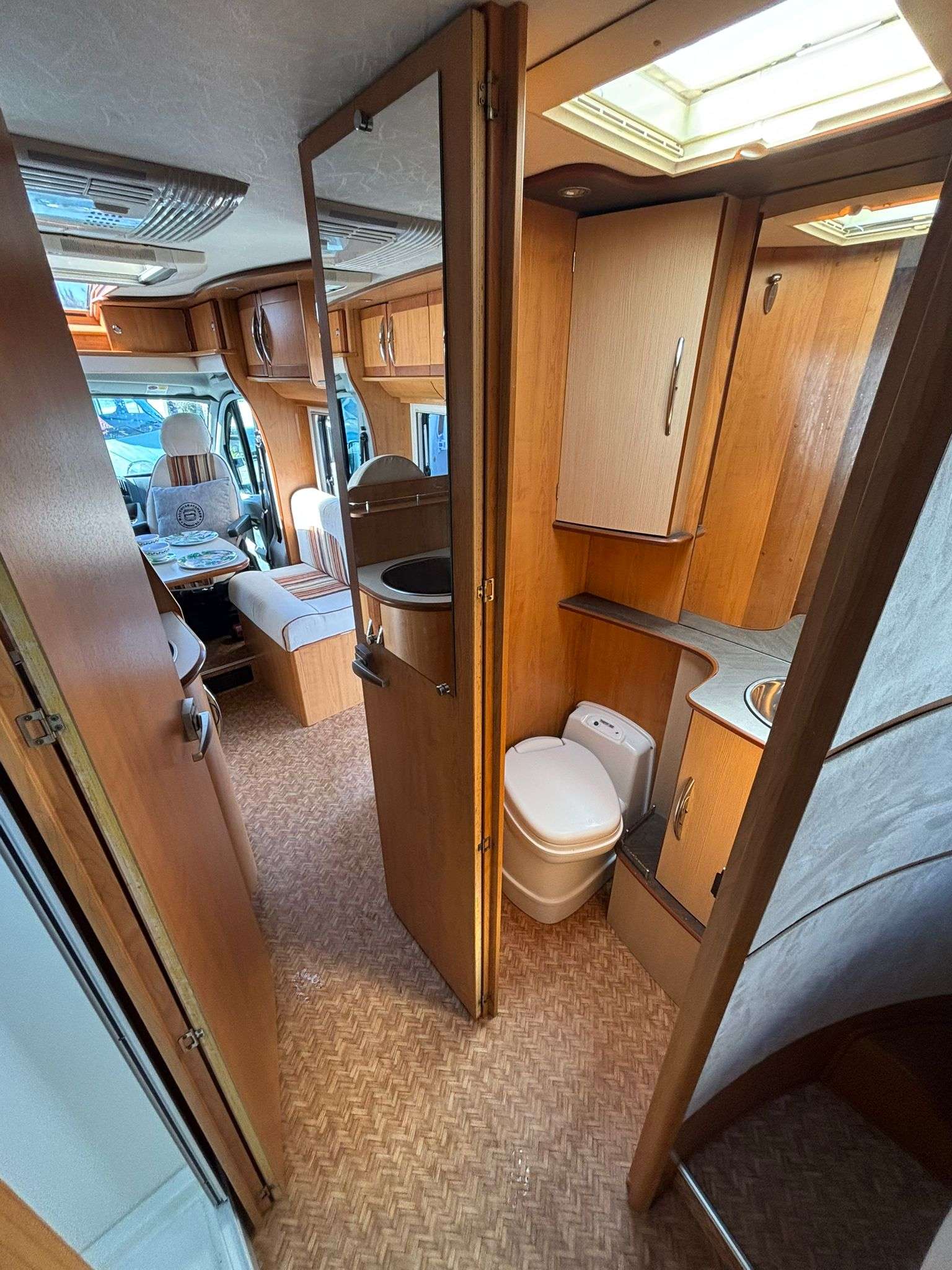 RESERVADA!!!AUTOCARAVANA PERFILADA FLEURETTE MAGISTER 73LMS CAMA ISLA - Imagen 12