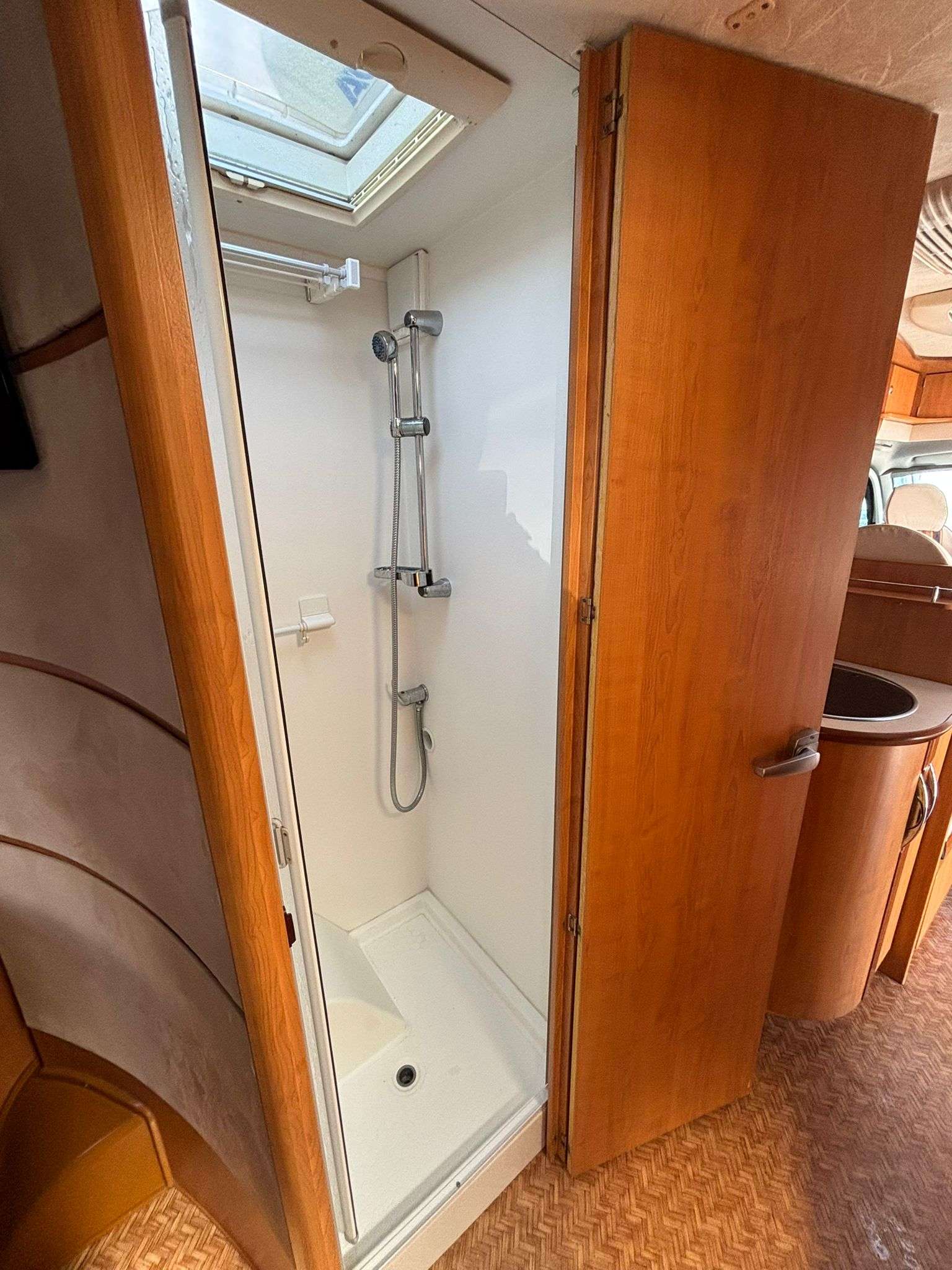 RESERVADA!!!AUTOCARAVANA PERFILADA FLEURETTE MAGISTER 73LMS CAMA ISLA - Imagen 13