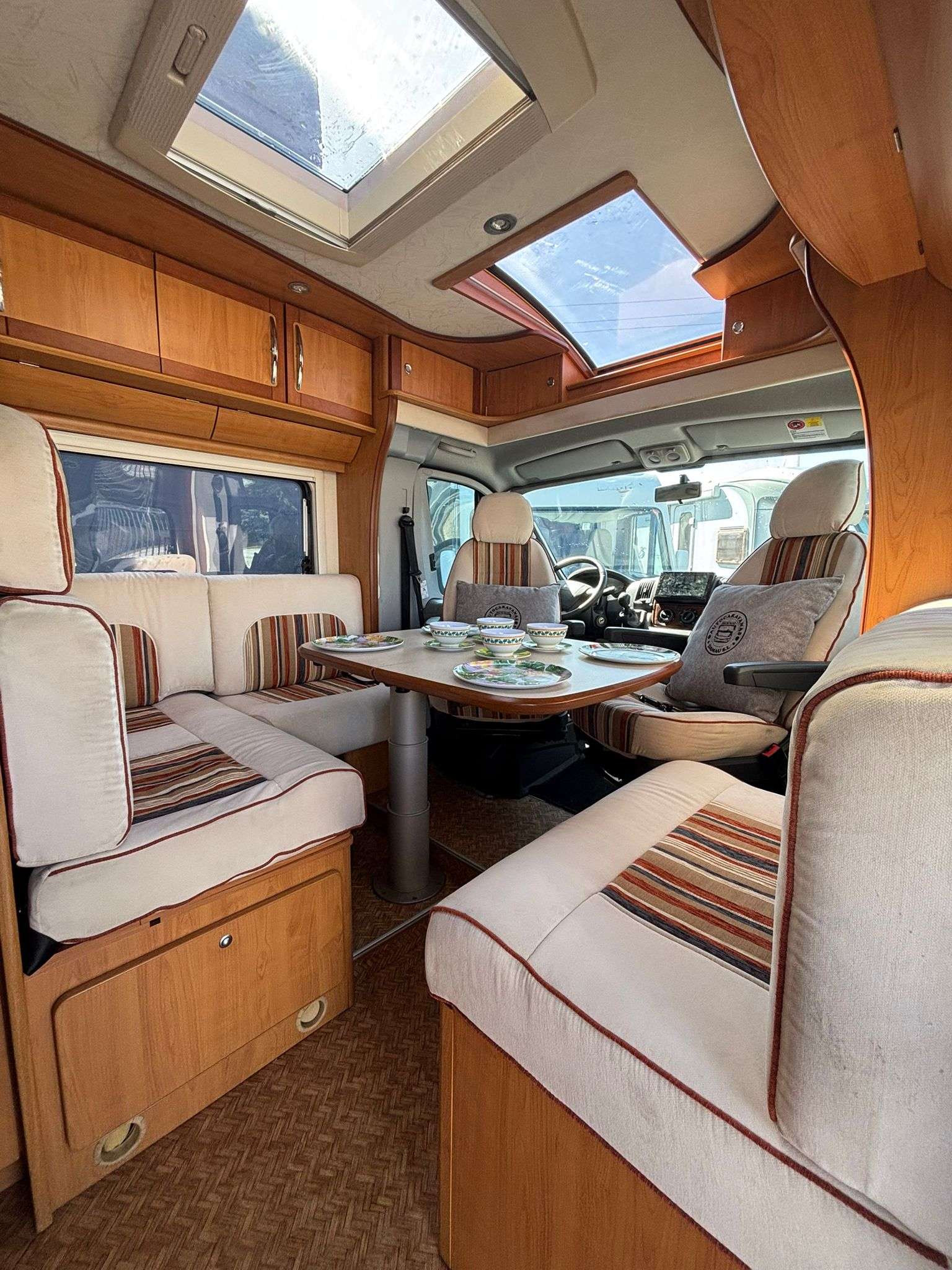 RESERVADA!!!AUTOCARAVANA PERFILADA FLEURETTE MAGISTER 73LMS CAMA ISLA - Imagen 15