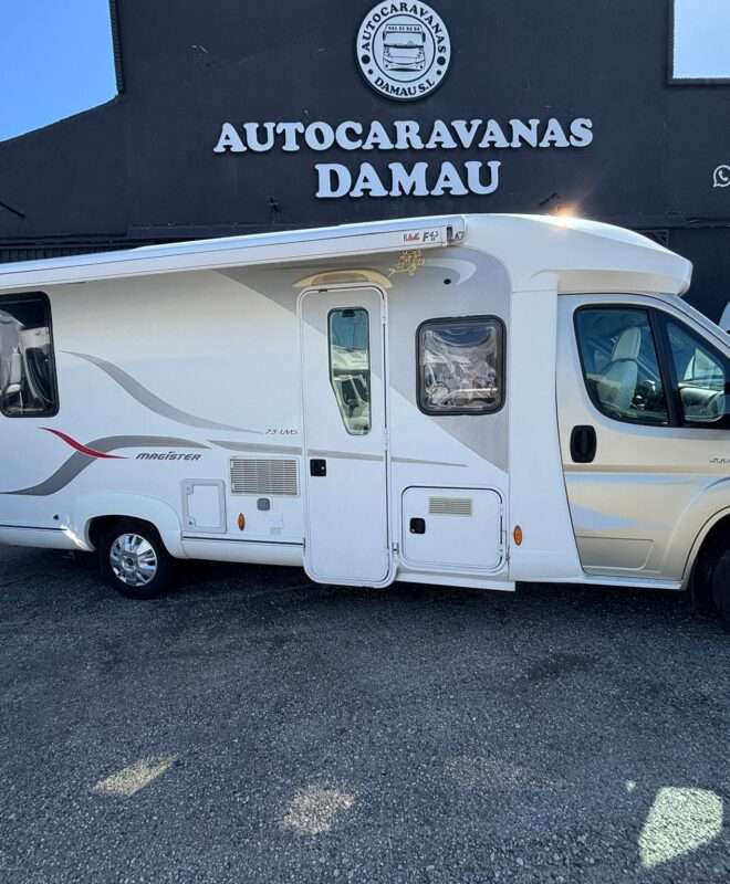 RESERVADA!!!AUTOCARAVANA PERFILADA FLEURETTE MAGISTER 73LMS CAMA ISLA