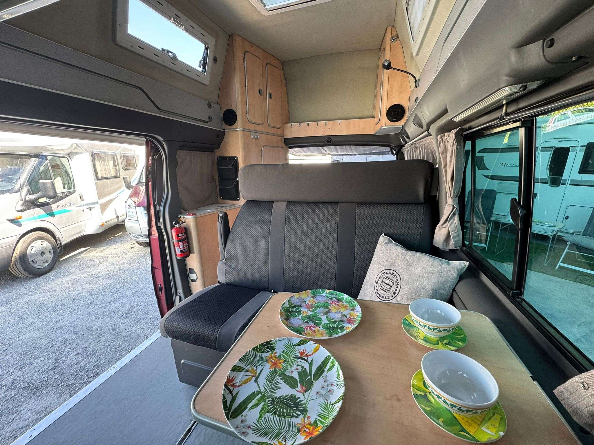 FURGONETA CAMPER ORIGINAL NUGGET CAMA ENCIMA DEL SALON - Imagen 6