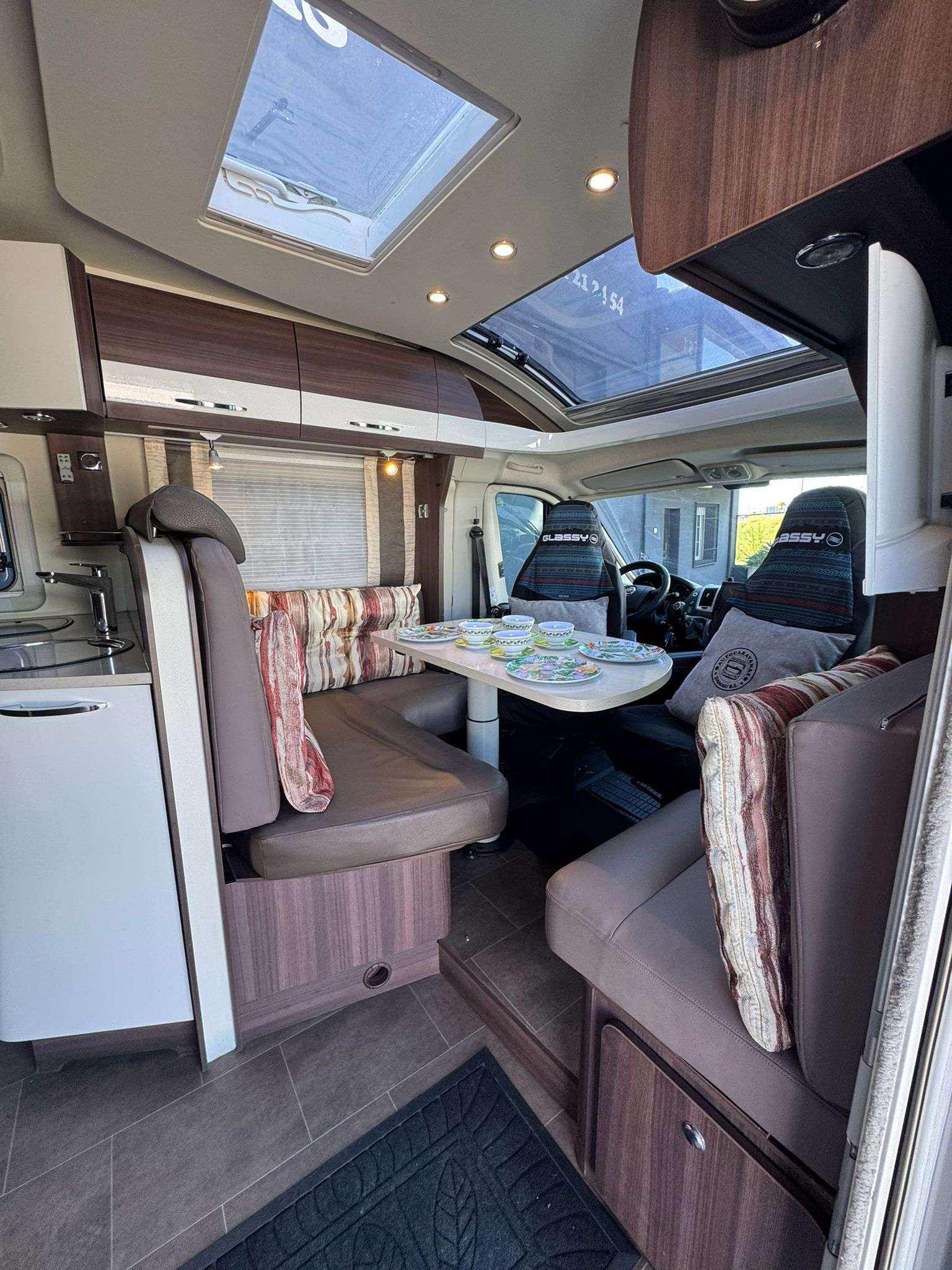 AUTOCARAVANA PERFILADA BURSTNER NEXXO T690 CAMAS GEMELAS - Imagen 7