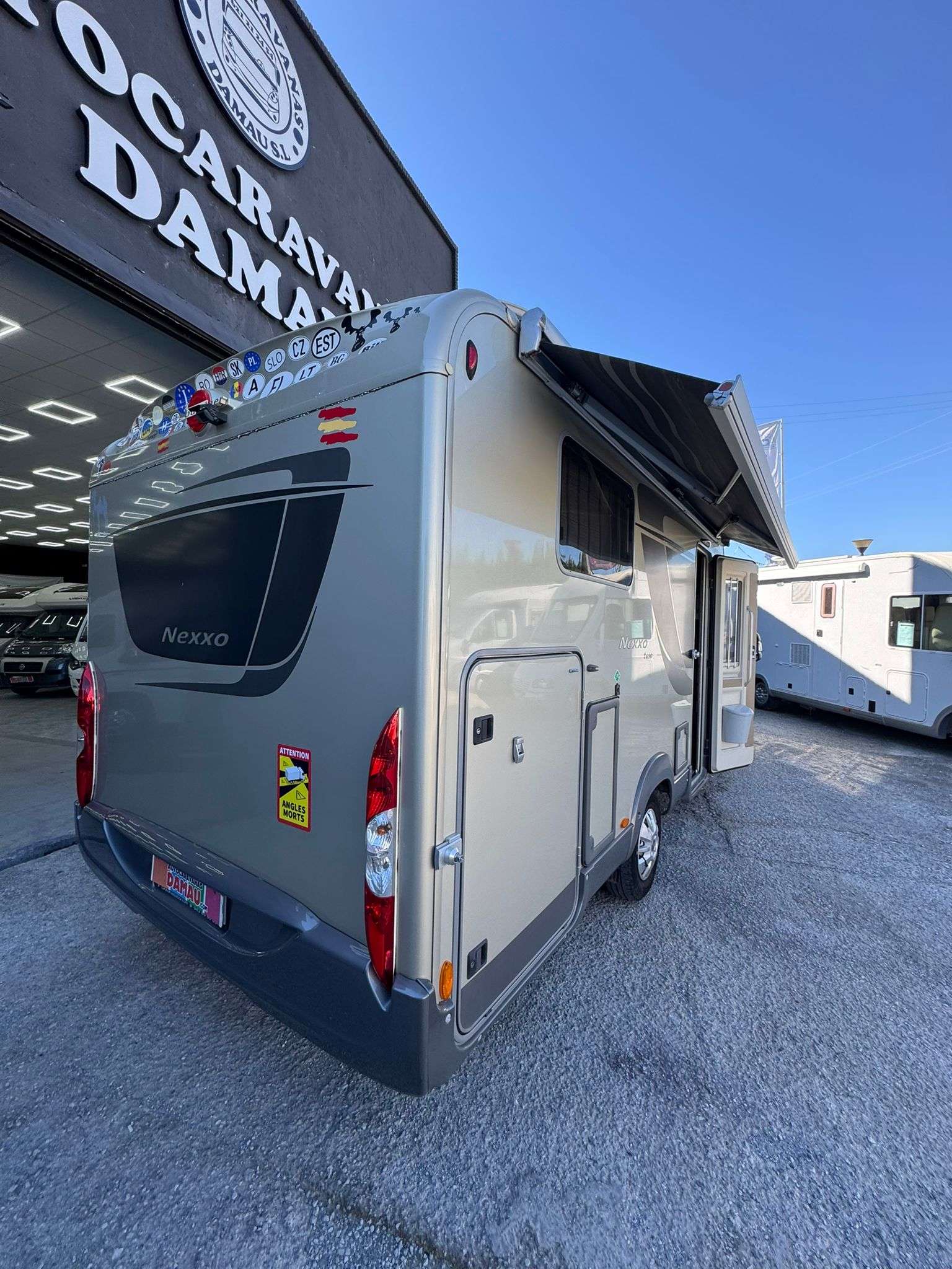 AUTOCARAVANA PERFILADA BURSTNER NEXXO T690 CAMAS GEMELAS - Imagen 3