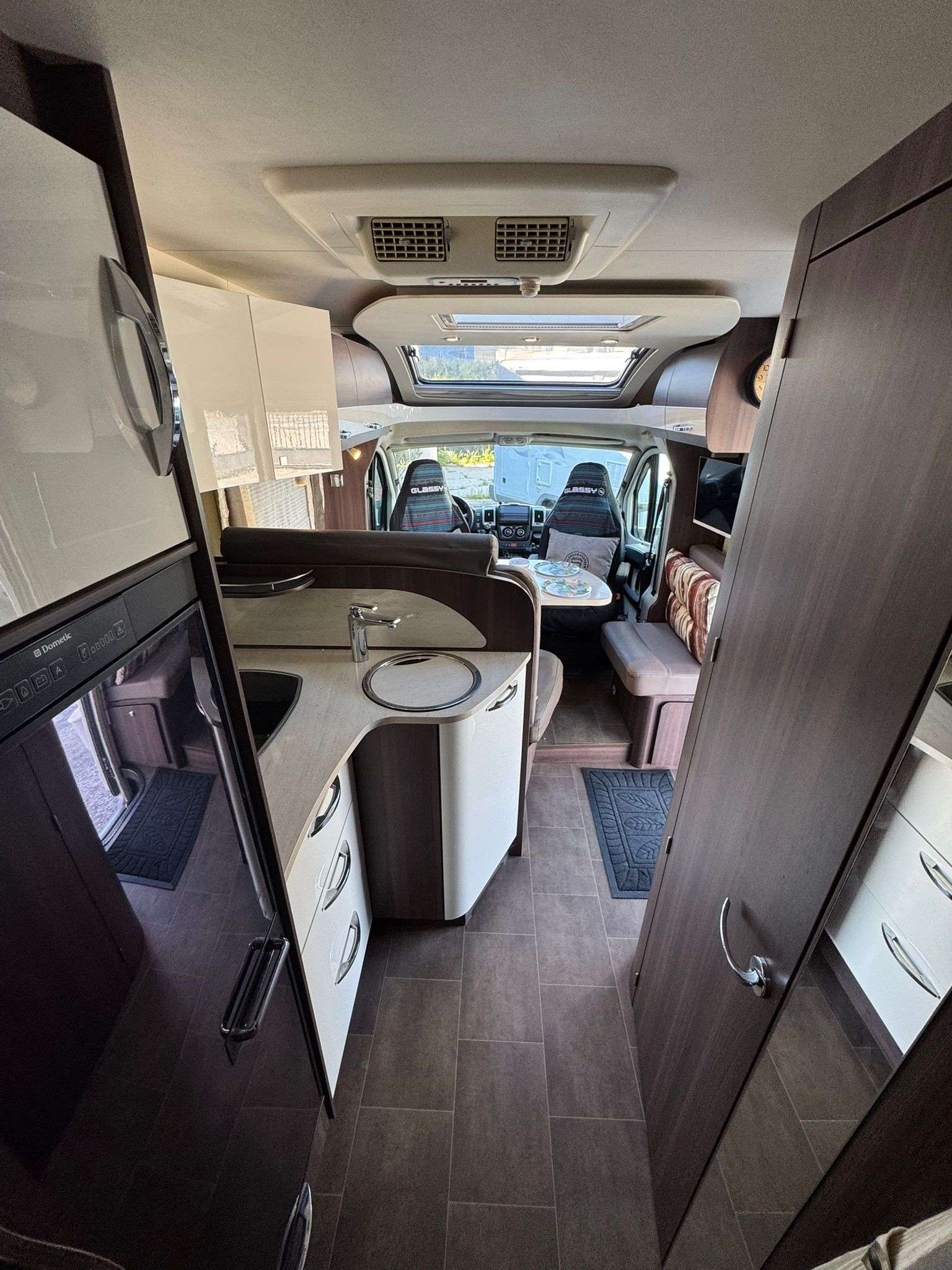 AUTOCARAVANA PERFILADA BURSTNER NEXXO T690 CAMAS GEMELAS - Imagen 14