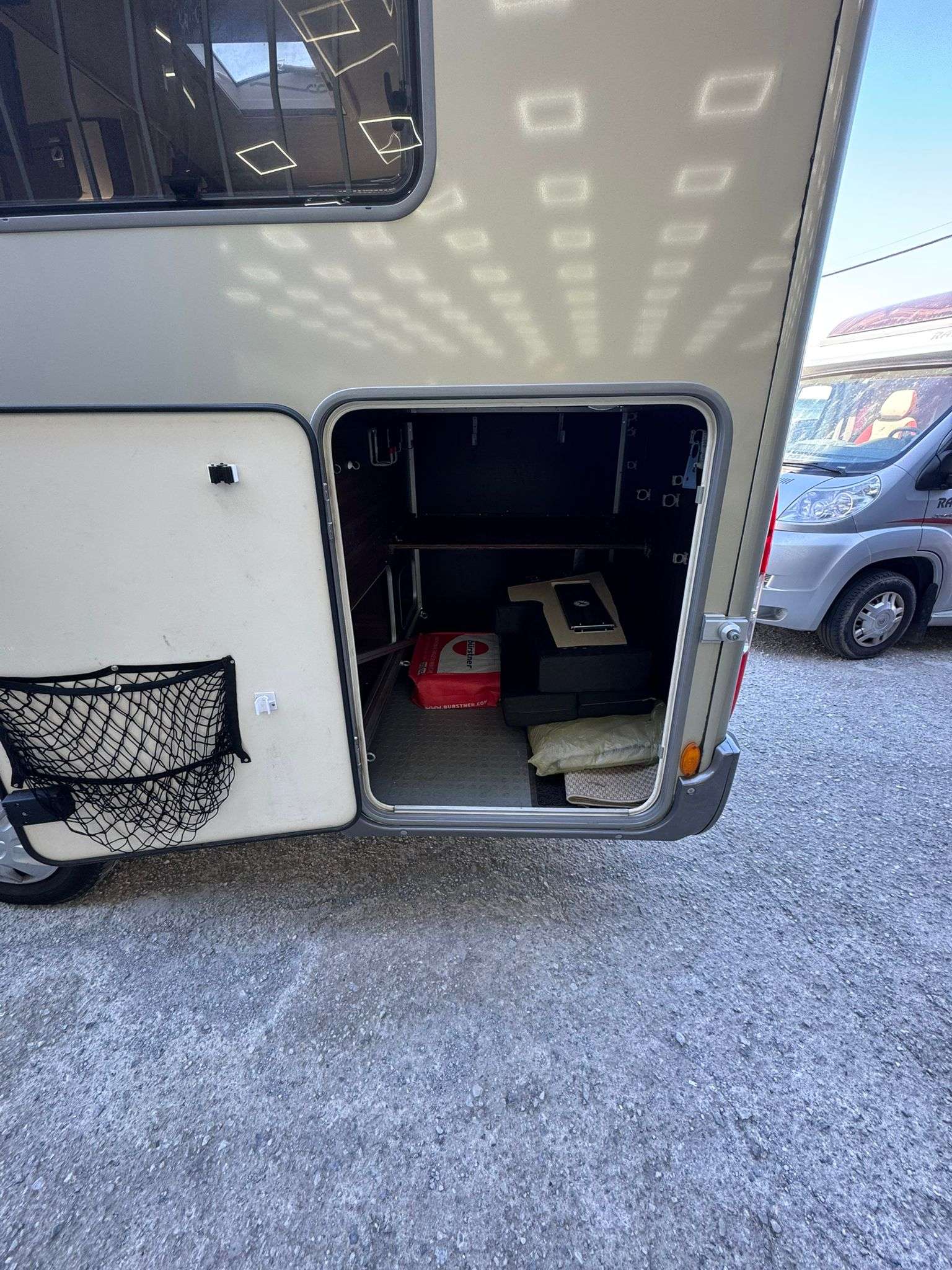 AUTOCARAVANA PERFILADA BURSTNER NEXXO T690 CAMAS GEMELAS - Imagen 6