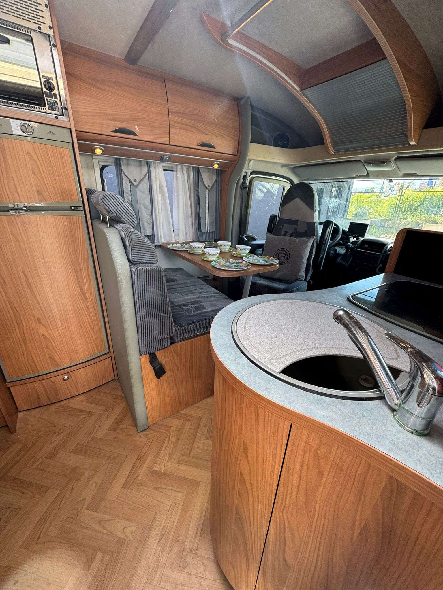 AUTOCARAVANA PERFILADA BURSTNER T700 CAMAS GEMELAS - Imagen 5