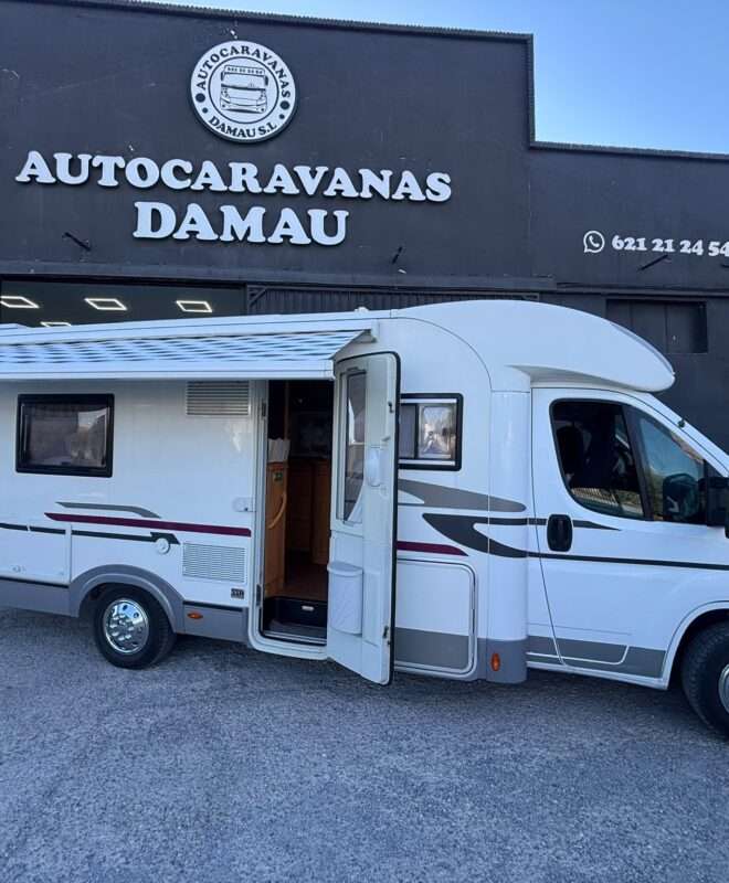 AUTOCARAVANA PERFILADA ADRIA CORAL S680 ST CAMA FRANCESA