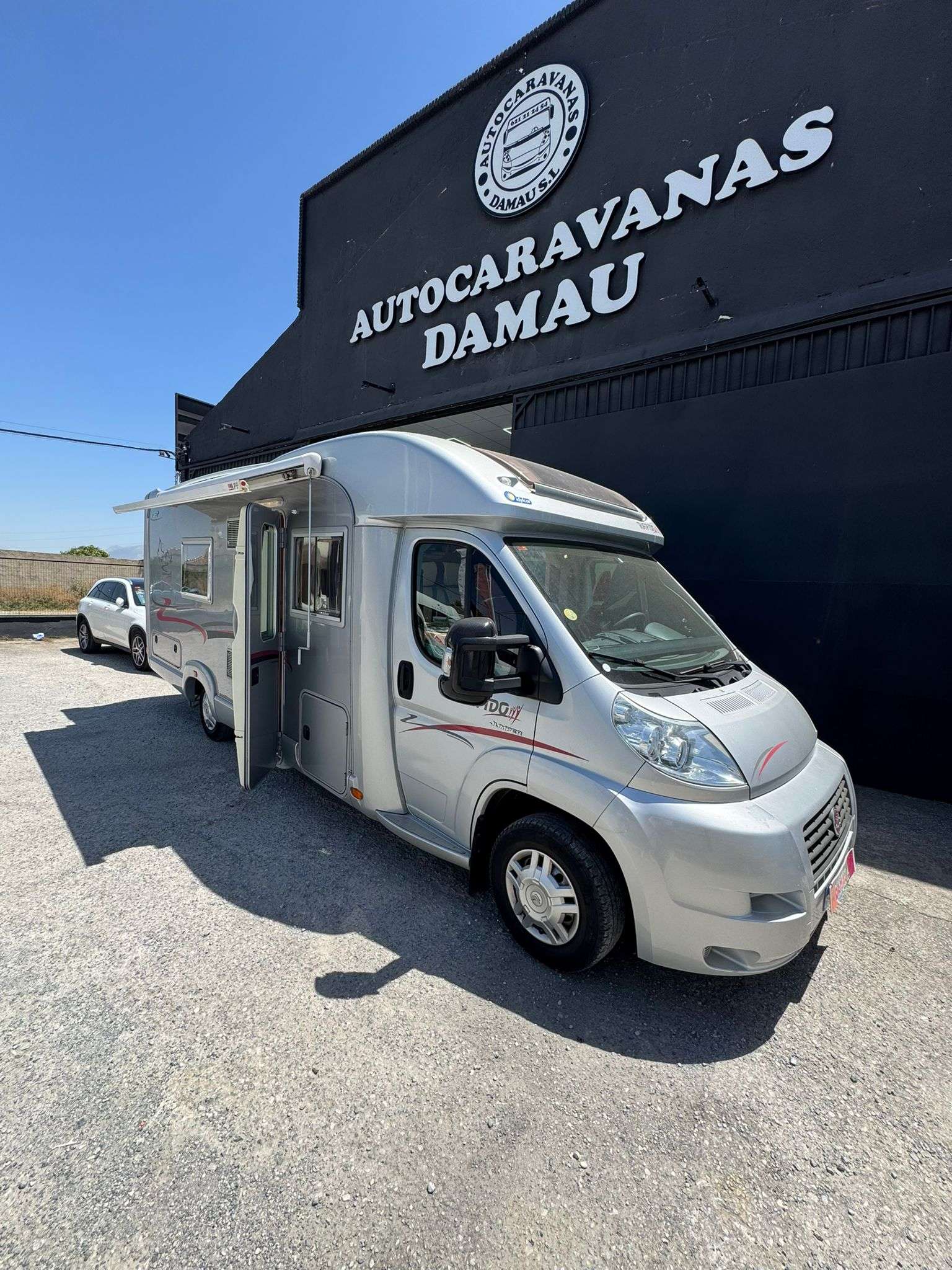 AUTOCARAVANA PERFILADA RAPIDO 7065 CAMAS GEMELAS - Imagen 2