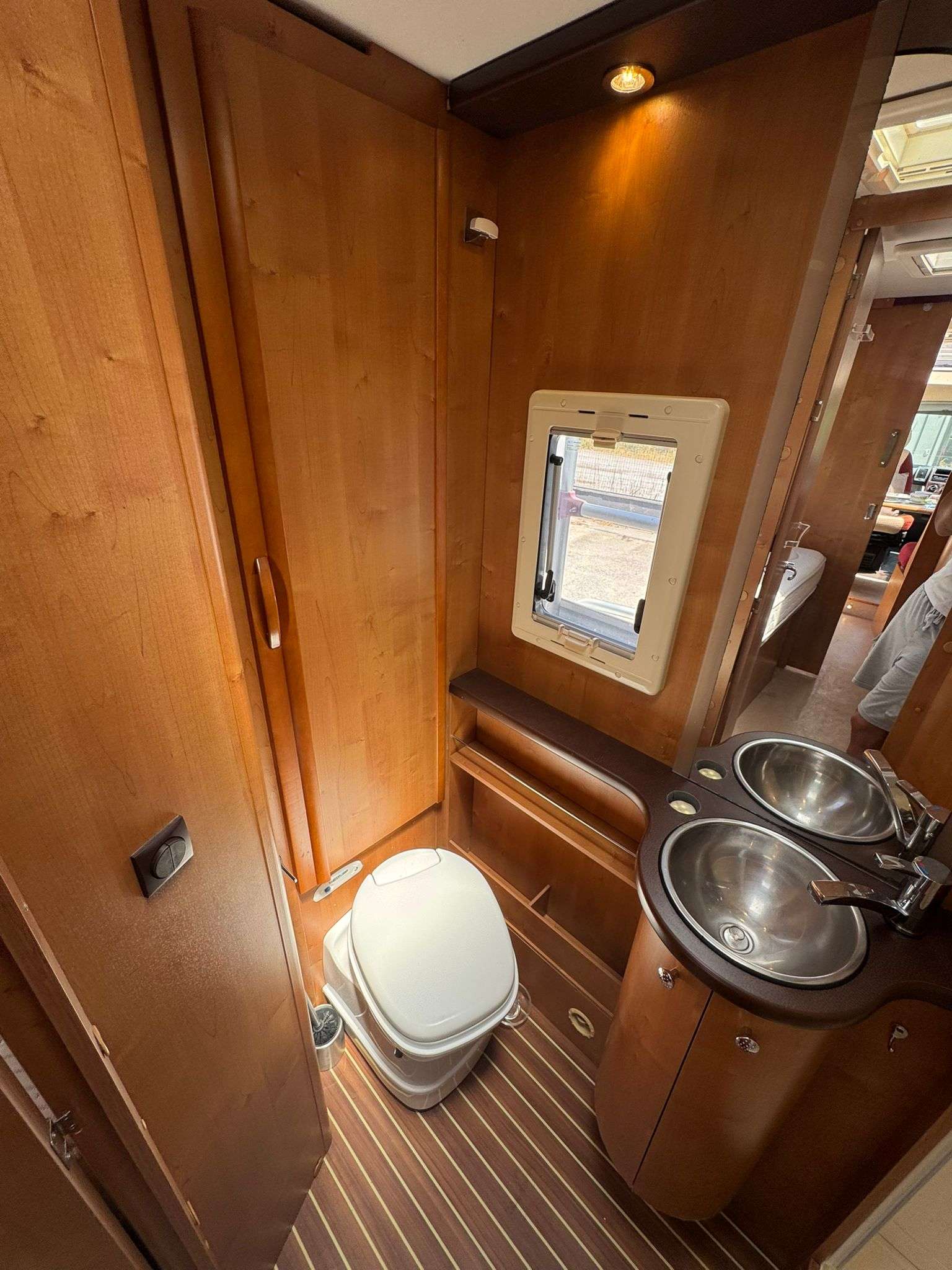 AUTOCARAVANA PERFILADA RAPIDO 7065 CAMAS GEMELAS - Imagen 9