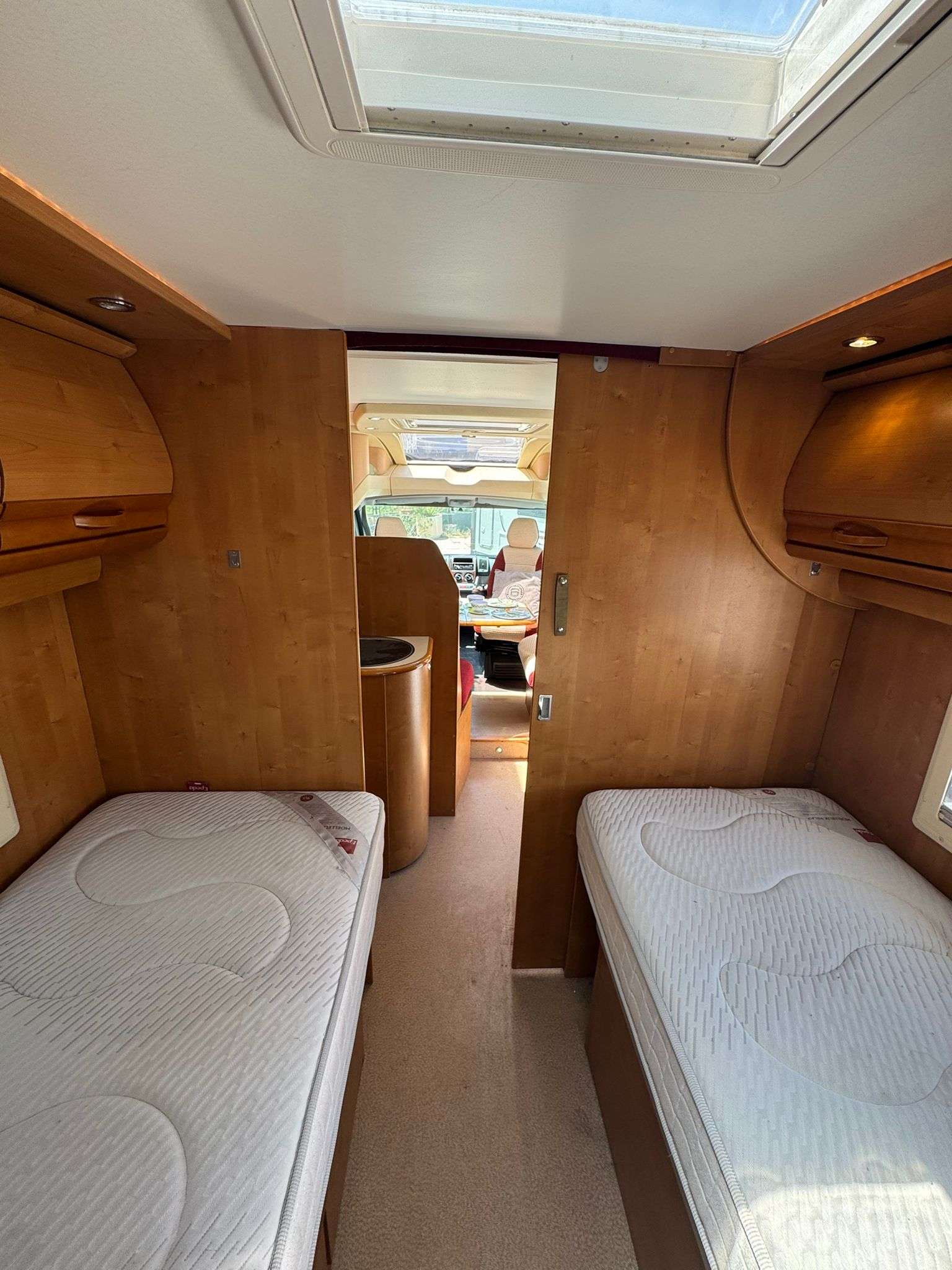 AUTOCARAVANA PERFILADA RAPIDO 7065 CAMAS GEMELAS - Imagen 11