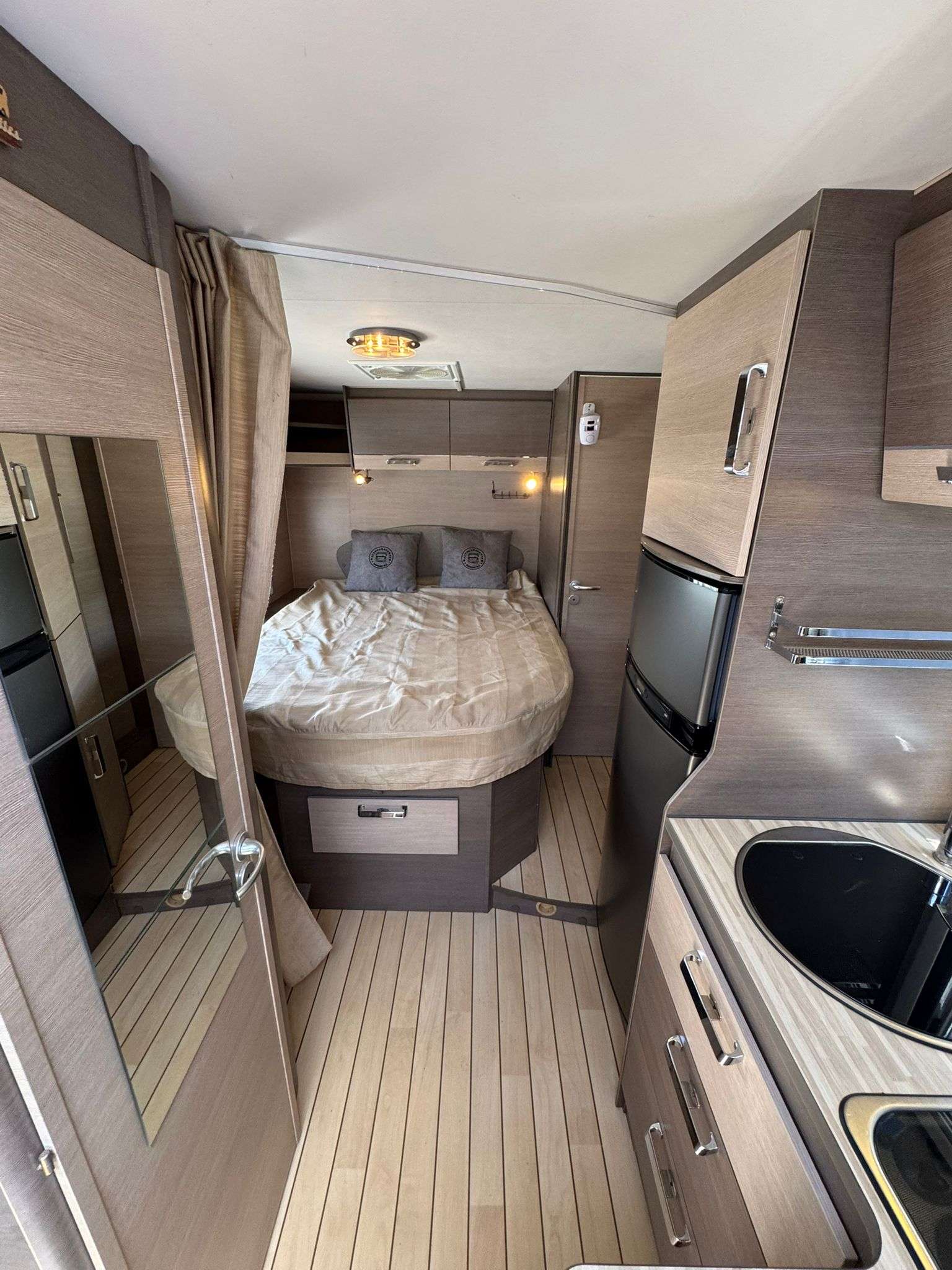 RESERVADA!!!AUTOCARAVANA PERFILADA BAVARIA T69 ARCTIC CAMA ISLA - Imagen 7