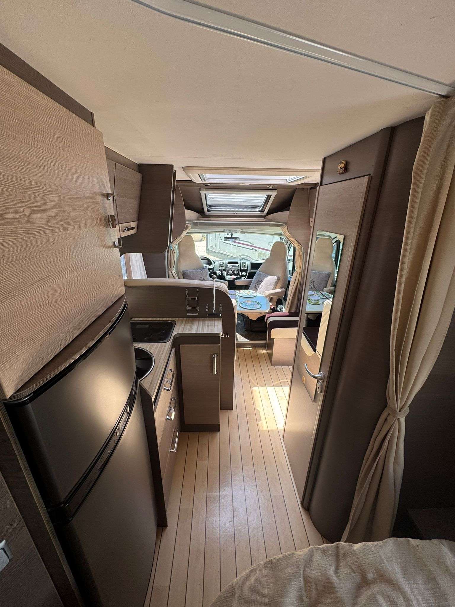 RESERVADA!!!AUTOCARAVANA PERFILADA BAVARIA T69 ARCTIC CAMA ISLA - Imagen 11