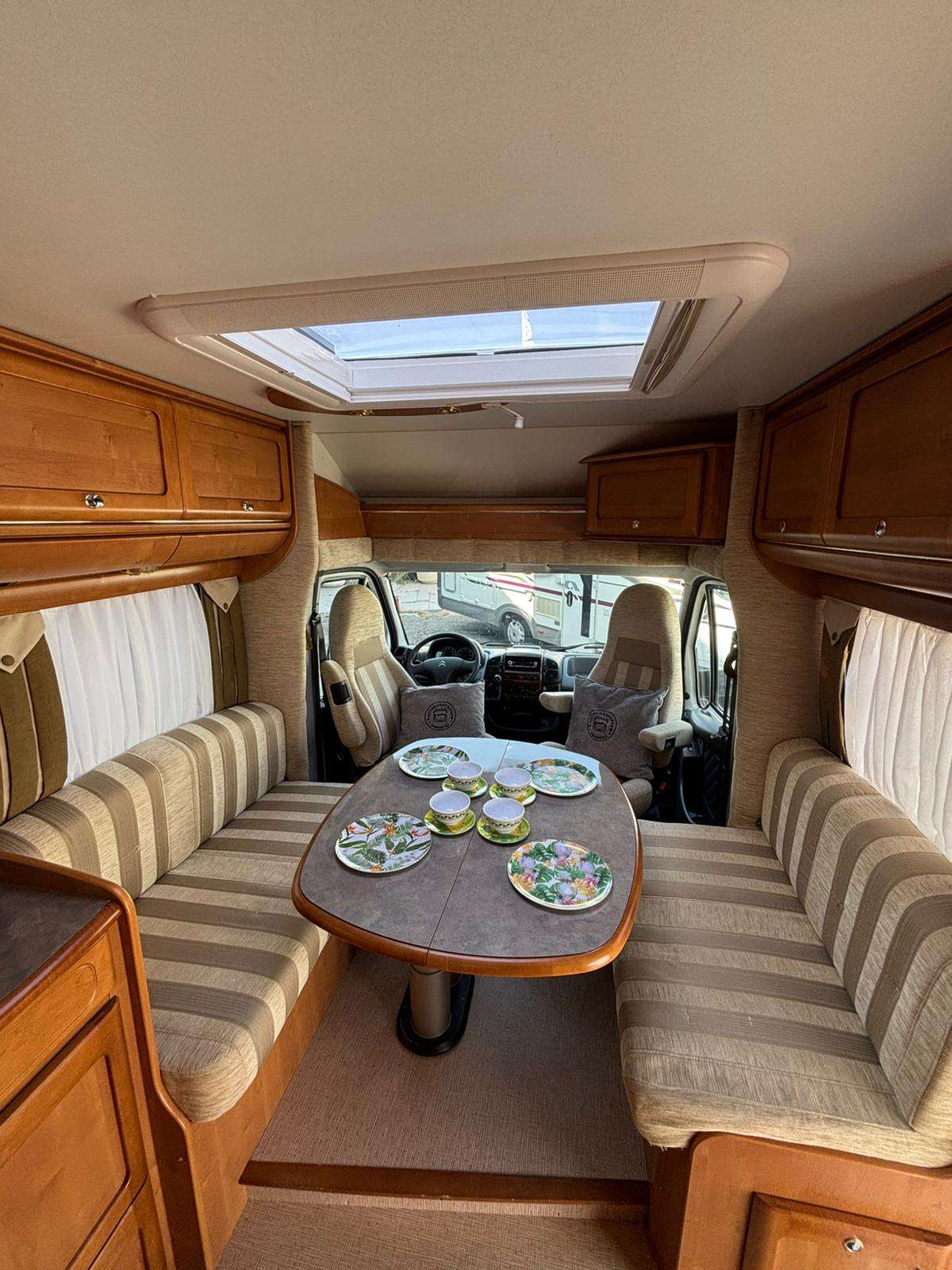AUTOCARAVANA PERFILADA RAPIDO 7099C CAMA FRANCESA - Imagen 10
