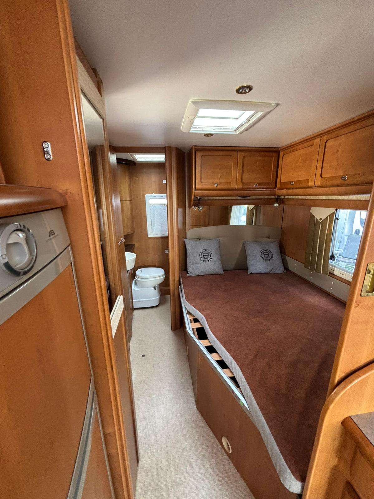 AUTOCARAVANA PERFILADA RAPIDO 7099C CAMA FRANCESA - Imagen 9