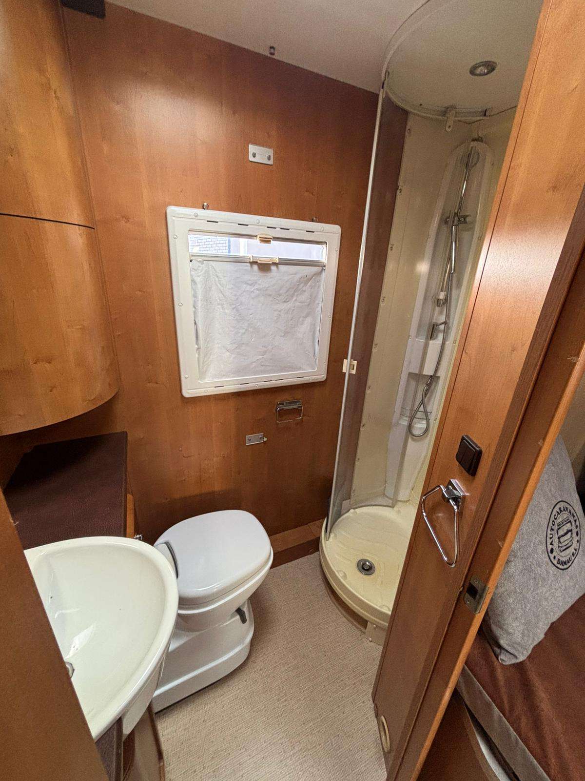 AUTOCARAVANA PERFILADA RAPIDO 7099C CAMA FRANCESA - Imagen 8