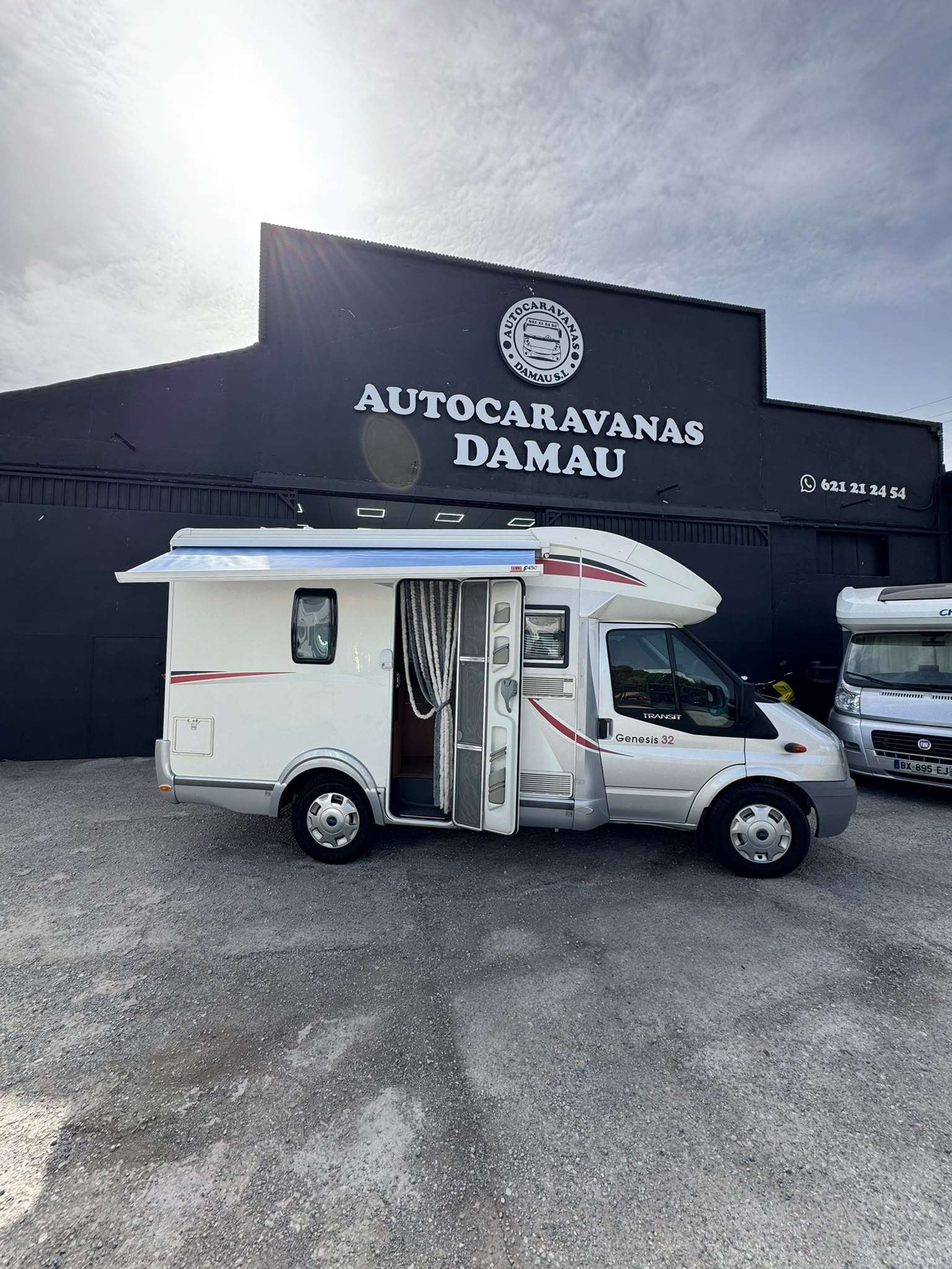 RESERVADA!!!AUTOCARAVANA PERFILADA CHALLENGER GENESIS 32 CAMA FRANCESA