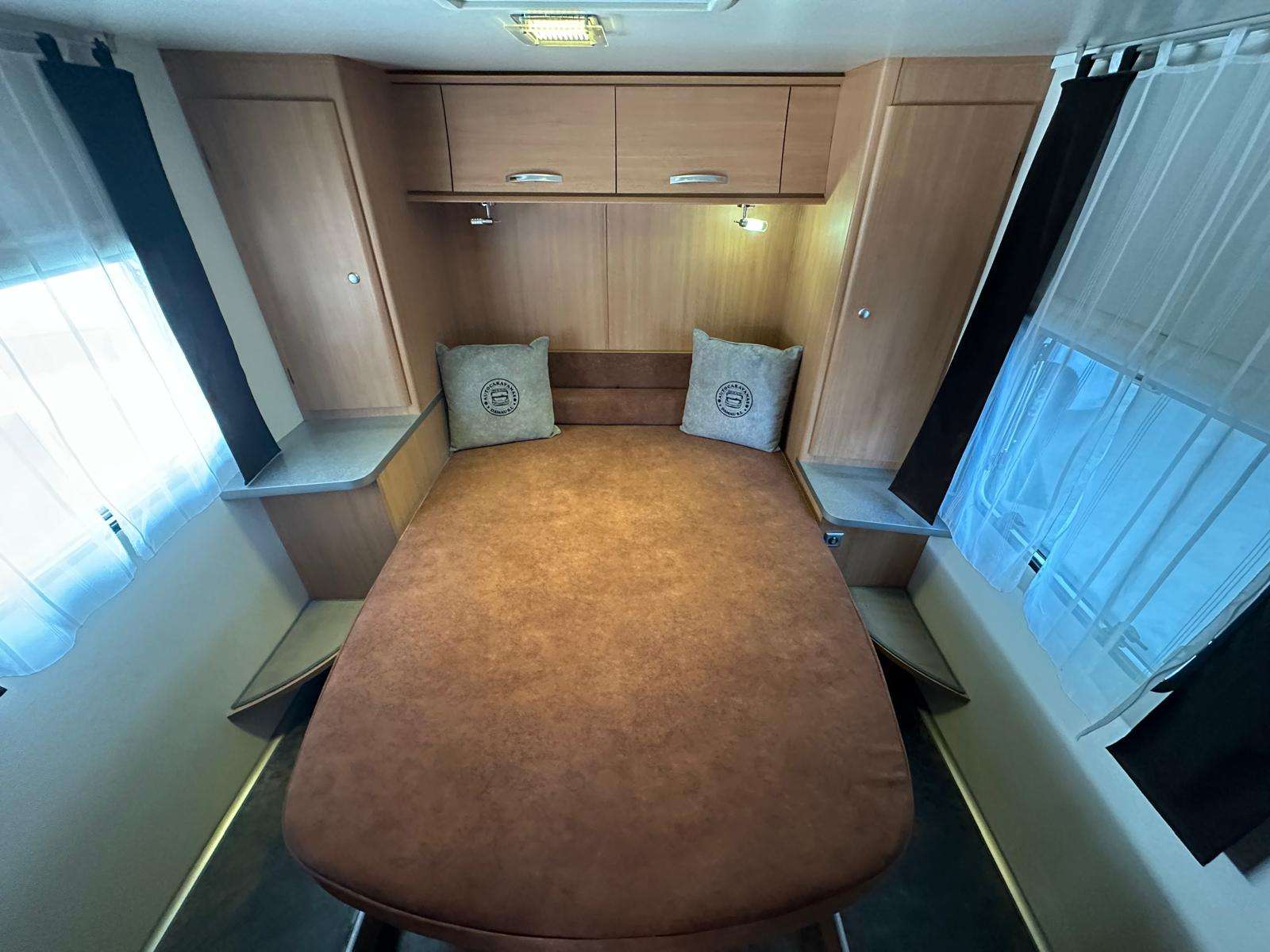 RESEVADA!!!AUTOCARAVANA PERFILADA CHAUSSON GENESIS 60 CAMA ISLA 5 PLAZAS - Imagen 2