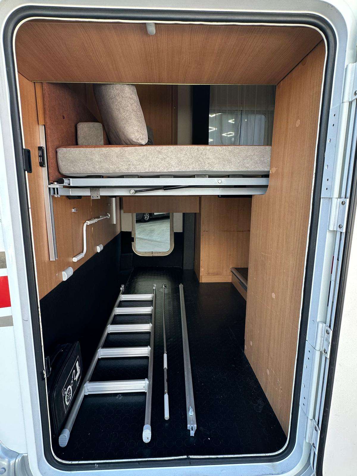 RESEVADA!!!AUTOCARAVANA PERFILADA CHAUSSON GENESIS 60 CAMA ISLA 5 PLAZAS - Imagen 13
