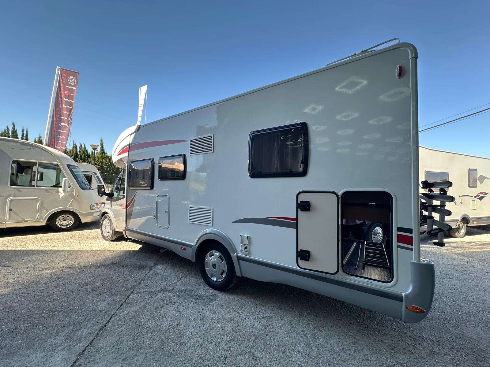 RESEVADA!!!AUTOCARAVANA PERFILADA CHAUSSON GENESIS 60 CAMA ISLA 5 PLAZAS - Imagen 14