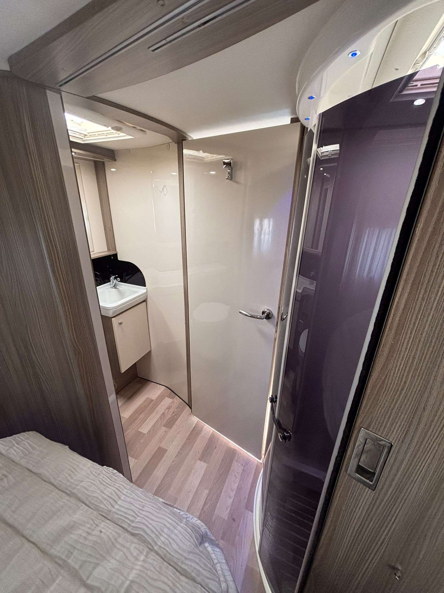 AUTOCARAVANA INTEGRAL AUTOSTAR CAMA ISLA i730LC - Imagen 11