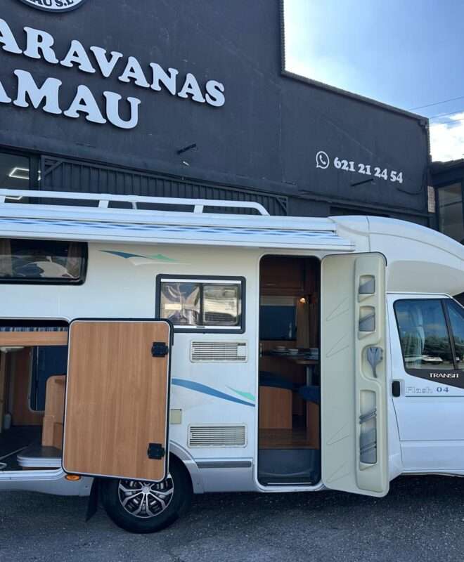 AUTOCARAVANA PERFILADA CHAUSSON FLASH 04 CAMA TRANSVERSAL